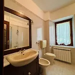 Apartment Con Campo Da Tennis E Vista Panoramica Mezzenile
