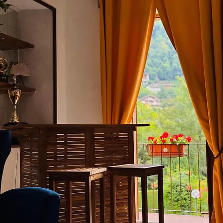 Con Campo Da Tennis E Vista Panoramica Apartment Mezzenile