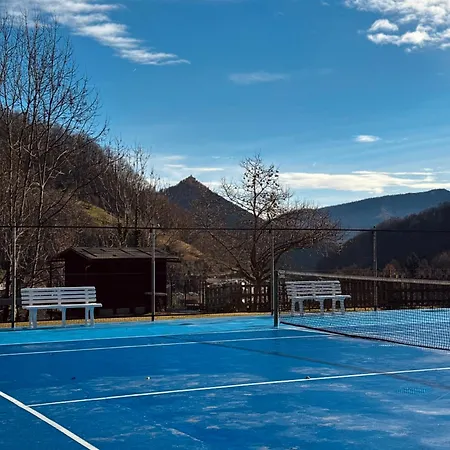 Con Campo Da Tennis E Vista Panoramica