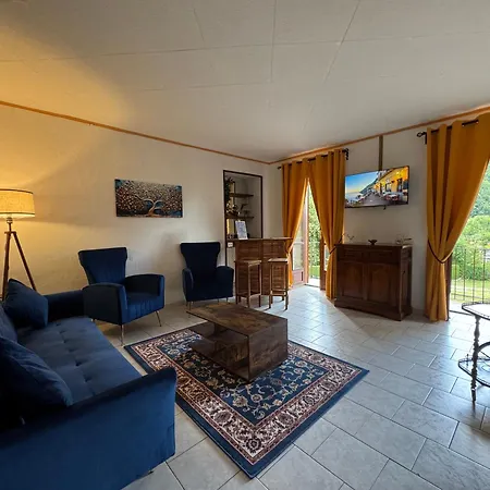 Apartment Con Campo Da Tennis E Vista Panoramica Mezzenile