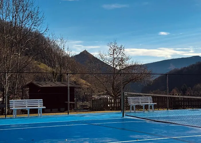 Con Campo Da Tennis E Vista Panoramica