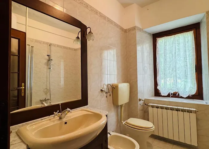 Apartment Con Campo Da Tennis E Vista Panoramica Mezzenile
